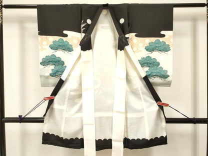 平和屋着物[]お宮参り　男の子　祝着　産着　初着　のしめ　駒刺繍　鷹　鷲　扇面鼓花松文　金彩　箱付き　逸品　未使用　DABC5109ma