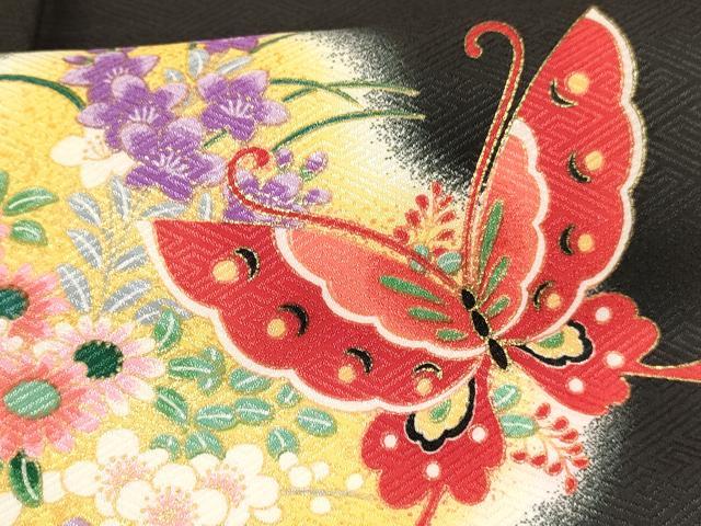 平和屋着物[]七五三　女の子　７歳　祝着　四つ身　襦袢(単衣・半衿刺繍)セット　花蝶文　暈し染め　黒地　金彩　DABC5150ma