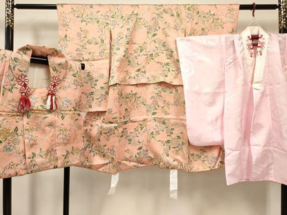 平和屋着物[]七五三　女の子　３歳　祝着　三つ身　長襦袢(無双仕立て・半衿刺繍)・被布セット　洋花文　逸品　DABC5158ma