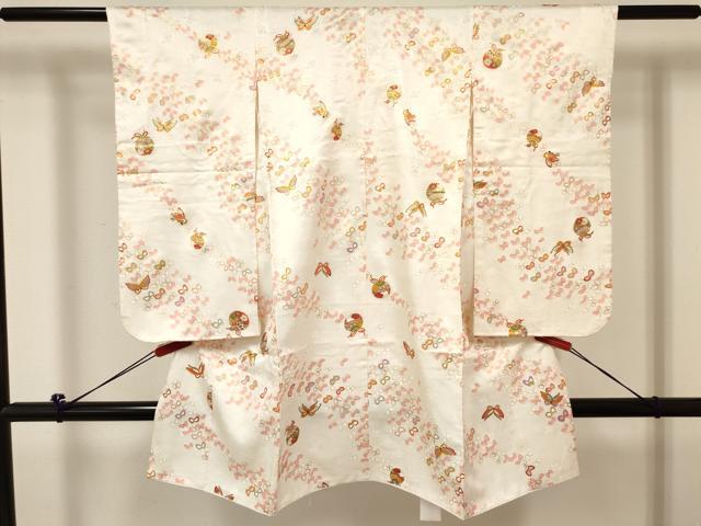 平和屋着物[]七五三　女の子　３歳　祝着　三つ身　長襦袢(単衣・半衿刺繍)・被布セット　鞠花蝶文　金彩　逸品　DABC5174ma
