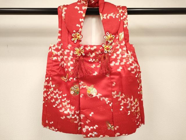 平和屋着物[]七五三　女の子　３歳　祝着　三つ身　長襦袢(単衣・半衿刺繍)・被布セット　鞠花蝶文　金彩　逸品　DABC5174ma