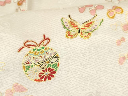 平和屋着物[]七五三　女の子　３歳　祝着　三つ身　長襦袢(単衣・半衿刺繍)・被布セット　鞠花蝶文　金彩　逸品　DABC5174ma