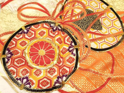 平和屋着物[]七五三　女の子　７歳　祝着　四つ身　襦袢付き　駒刺繍　鼓花文　金彩　逸品　DABC5203ma