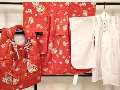 平和屋着物[]七五三　女の子　３歳　祝着　三つ身　長襦袢(単衣・半衿刺繍)・被布セット　雪輪鞠花文　金彩　逸品　DABC5265ma