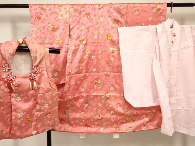 平和屋着物[]七五三　女の子　３歳　祝着　三つ身　長襦袢(無双仕立て・半衿刺繍)・被布セット　鞠花文　金彩　逸品　DABC5293ma