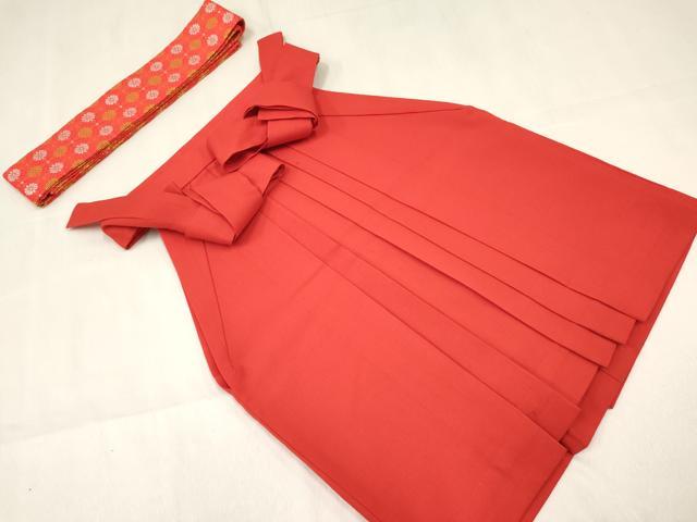 平和屋着物[]卒園式　女の子　子供　祝着・長襦袢(単衣・半衿刺繍)・行灯袴・帯セット　矢羽文　洗える着物　DABC5312ma