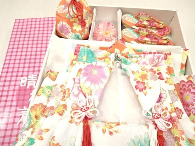 平和屋着物[]七五三　女の子　３歳　祝着　三つ身　長襦袢(単衣)・被布・草履・小物セット　花蝶文　金彩　箱付き　DABC5317ma