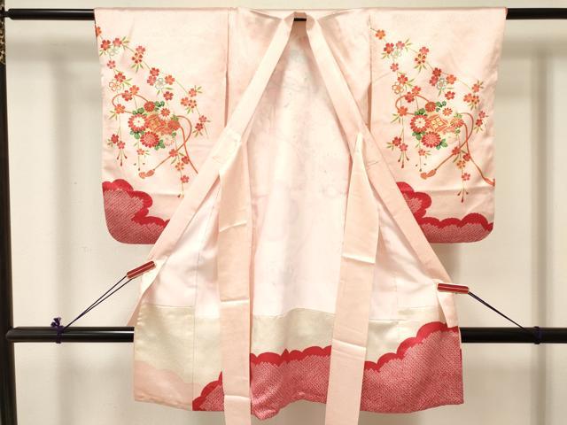 平和屋着物[]女の子　子供　３歳　祝着　三つ身　駒刺繍　糸車　鞠飛鶴鈴花文　金彩　逸品　DABC5427ma