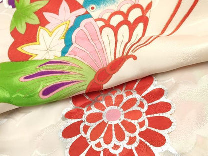 平和屋着物[]七五三　女の子　３歳　祝着　三つ身　舞蝶芝菊文　銀彩　洗える着物　DABC5436ma