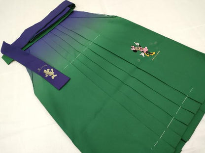 平和屋着物[]卒園式　女の子　子供　長襦袢(単衣・半衿刺繍)・行灯袴・巾着・髪飾りセット　キャラクター　金銀彩　箱付き　DABC5467ma
