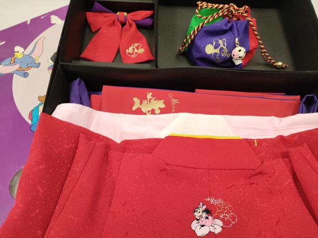 平和屋着物[]卒園式　女の子　子供　長襦袢(単衣・半衿刺繍)・行灯袴・巾着・髪飾りセット　キャラクター　金銀彩　箱付き　DABC5469ma