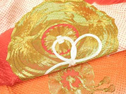 平和屋着物[]お宮参り 女の子 祝着 産着 初着 のしめ 駒刺繍 絞り 鏡裏向かい鳥花文 暈し染め 逸品 DABC5507ma