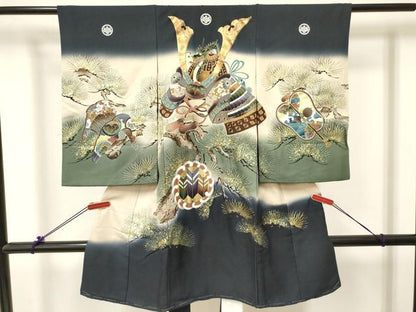 平和屋着物[]お宮参り 男の子 祝着 産着 初着 のしめ 龍 兜 矢羽松文 暈し染め 金彩 逸品 DABC5520ma
