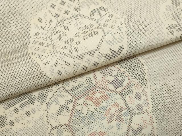 平和屋着物●本場大島紬　白大島　反物　着尺　120亀甲　花絵皿　逸品　未使用　DABC7135we