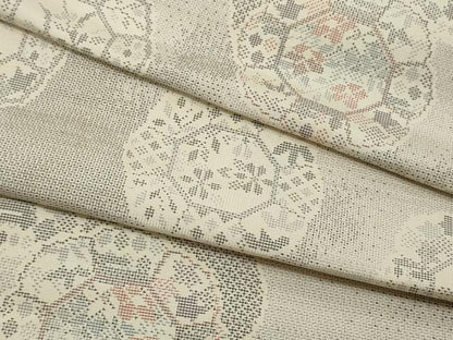 平和屋着物●本場大島紬　白大島　反物　着尺　120亀甲　花絵皿　逸品　未使用　DABC7135we