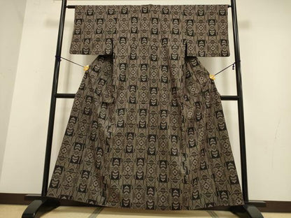 平和屋着物■本場大島紬　7マルキ　格子花松文　正絹　逸品　DABC7617ya