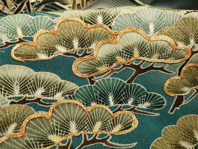 平和屋着物■豪華黒留袖 作家物 駒刺繍 流水枝松文 金彩 正絹 逸品 DABC7915ya