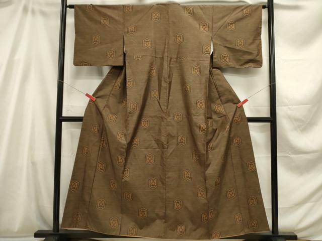 平和屋着物■本場大島紬 7マルキ 亀甲花文 正絹 逸品 DABC7962ya
