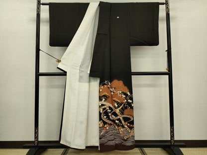 平和屋着物■豪華黒留袖 駒刺繍 鬘帯扇面花松文 金彩 正絹 逸品 DABC7973ya