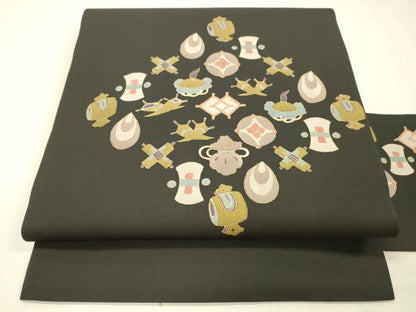 平和屋着物●塩瀬　九寸名古屋帯　宝尽くし文　黒地　金彩　正絹　逸品　DABC8143cm