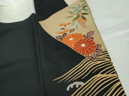 平和屋着物■豪華黒留袖　作家物　駒刺繍　立波地紙花文　金彩　正絹　逸品　DABC9438qa