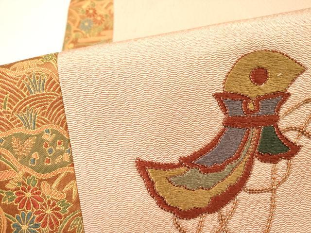 平和屋着物●両面　太鼓柄袋帯　駒刺繍　器物文様　金糸　鬼しぼ縮緬　正絹　逸品　未使用　DABD0135op