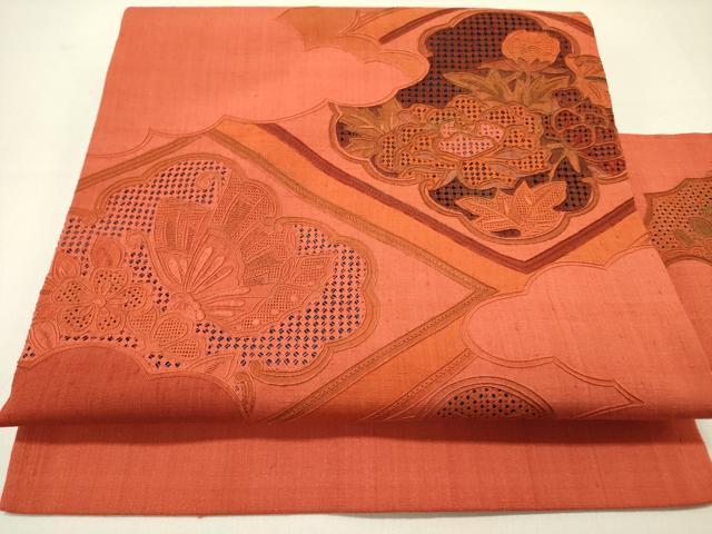 平和屋着物●中国三大刺繍　スワトウ刺繍　汕頭刺繍　総刺繍　九寸名古屋帯　紬地　舞蝶花文　正絹　逸品　DABD0244op