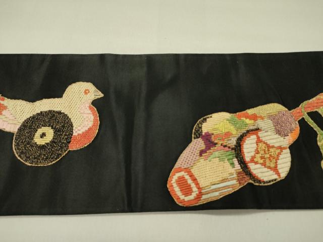 平和屋着物●アンティーク　大正ロマン　九寸名古屋帯　駒刺繍　総刺繍　玩具文　黒地　金糸　正絹　逸品　DABD0272op