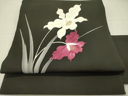 平和屋着物●塩瀬　九寸名古屋帯　草花　黒地　金彩　正絹　逸品　DABD0293op