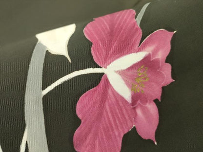 平和屋着物●塩瀬　九寸名古屋帯　草花　黒地　金彩　正絹　逸品　DABD0293op