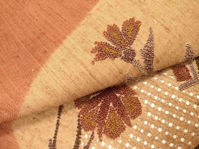 平和屋着物●中国三大刺繍　スワトウ刺繍　汕頭刺繍　相良刺繍　総刺繍　九寸名古屋帯　紬地　草花　正絹　逸品　DABD0303op