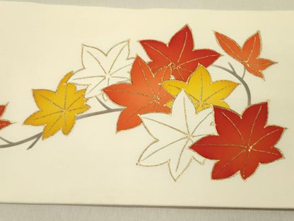 平和屋着物●塩瀬　九寸名古屋帯　駒刺繍　枝楓文　金彩　正絹　逸品　DABD0313op