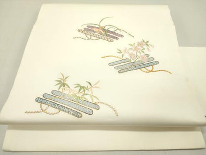 平和屋着物●塩瀬　九寸名古屋帯　駒刺繍　総刺繍　花筏　五泉　金糸　逸品　DABD0575op