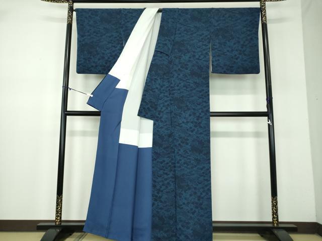 平和屋着物●本藍　型絵染　小紋　流水籬花文　鬼しぼ縮緬　正絹　逸品　DABD1035ps 平和屋着物○本藍 型絵染 小紋 流水籬花文 鬼しぼ