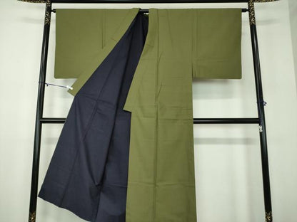 平和屋着物●男性　色無地　亀甲地紋　柳茶色　正絹　逸品　DABD1060ps