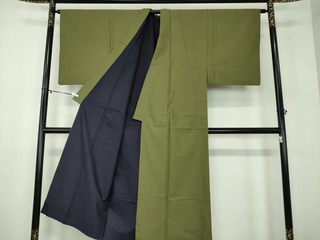 平和屋着物●男性　色無地　亀甲地紋　柳茶色　正絹　逸品　DABD1060ps