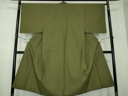 平和屋着物●男性　色無地　亀甲地紋　柳茶色　正絹　逸品　DABD1060ps