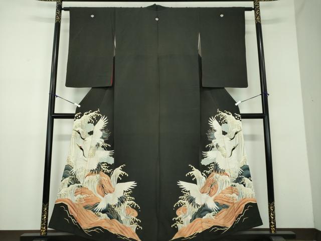 平和屋着物●アンティーク　大正ロマン　黒留袖　駒刺繍　手描き　立波飛鶴文　金彩　正絹　逸品　DABD1069ps