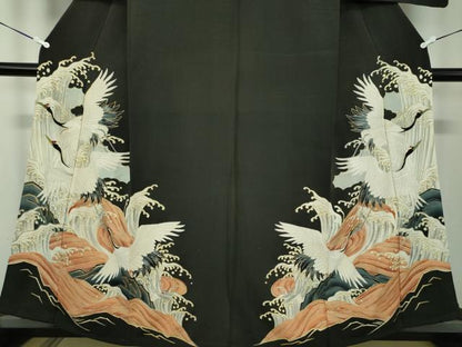 平和屋着物●アンティーク　大正ロマン　黒留袖　駒刺繍　手描き　立波飛鶴文　金彩　正絹　逸品　DABD1069ps