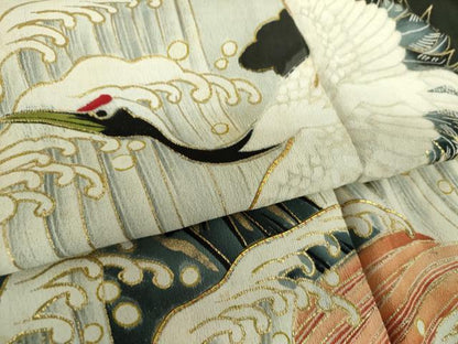 平和屋着物●アンティーク　大正ロマン　黒留袖　駒刺繍　手描き　立波飛鶴文　金彩　正絹　逸品　DABD1069ps