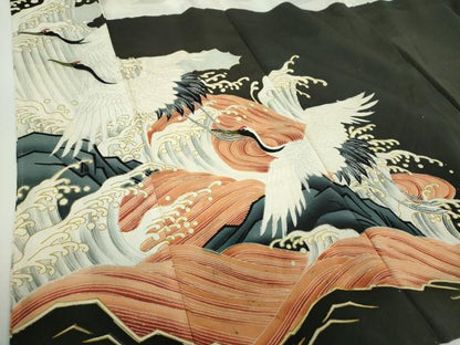 平和屋着物●アンティーク　大正ロマン　黒留袖　駒刺繍　手描き　立波飛鶴文　金彩　正絹　逸品　DABD1069ps
