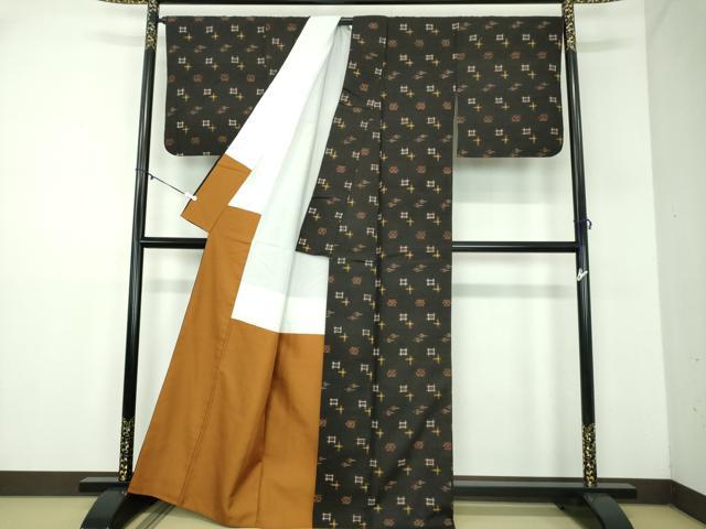 平和屋着物●国指定重要無形文化財　本場久米島紬　手織　吉祥文様　正絹　逸品　DABD1203ps
