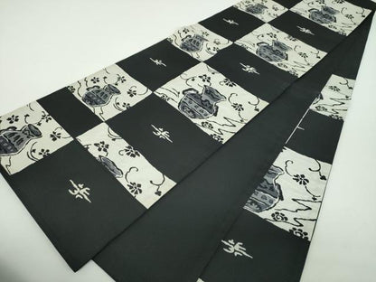 平和屋着物●六通柄袋帯　作家物　市松器物花文　黒地　正絹　逸品　DABD1356ps