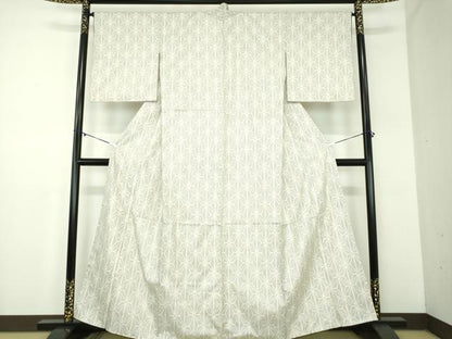 平和屋着物●本場大島紬　白大島　7マルキ　麻の葉文様　正絹　逸品　DABD1414ps