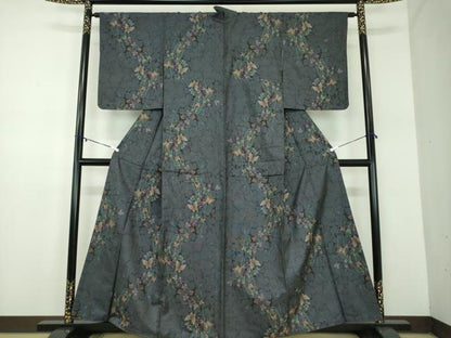 平和屋着物●本場大島紬　9マルキ　舞蝶花文　正絹　逸品　DABD1444ps