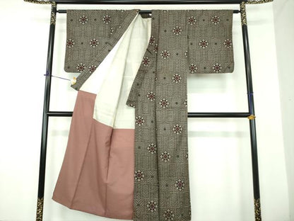 平和屋着物●本場大島紬　龍郷絣　花丸文　正絹　逸品　DABD1642ps