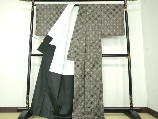 平和屋着物●本場大島紬　龍郷絣　花菱文　正絹　逸品　DABD1646ps