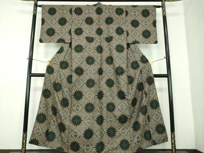 平和屋着物●本場大島紬　龍郷絣　花菱文　正絹　逸品　DABD1647ps
