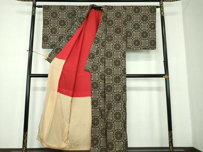 平和屋着物●アンティーク　大正ロマン　本場大島紬　龍郷絣　格子花文　正絹　逸品　DABD1674ps