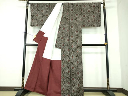 平和屋着物●本場大島紬　龍郷絣　花菱文　正絹　逸品　DABD1678ps